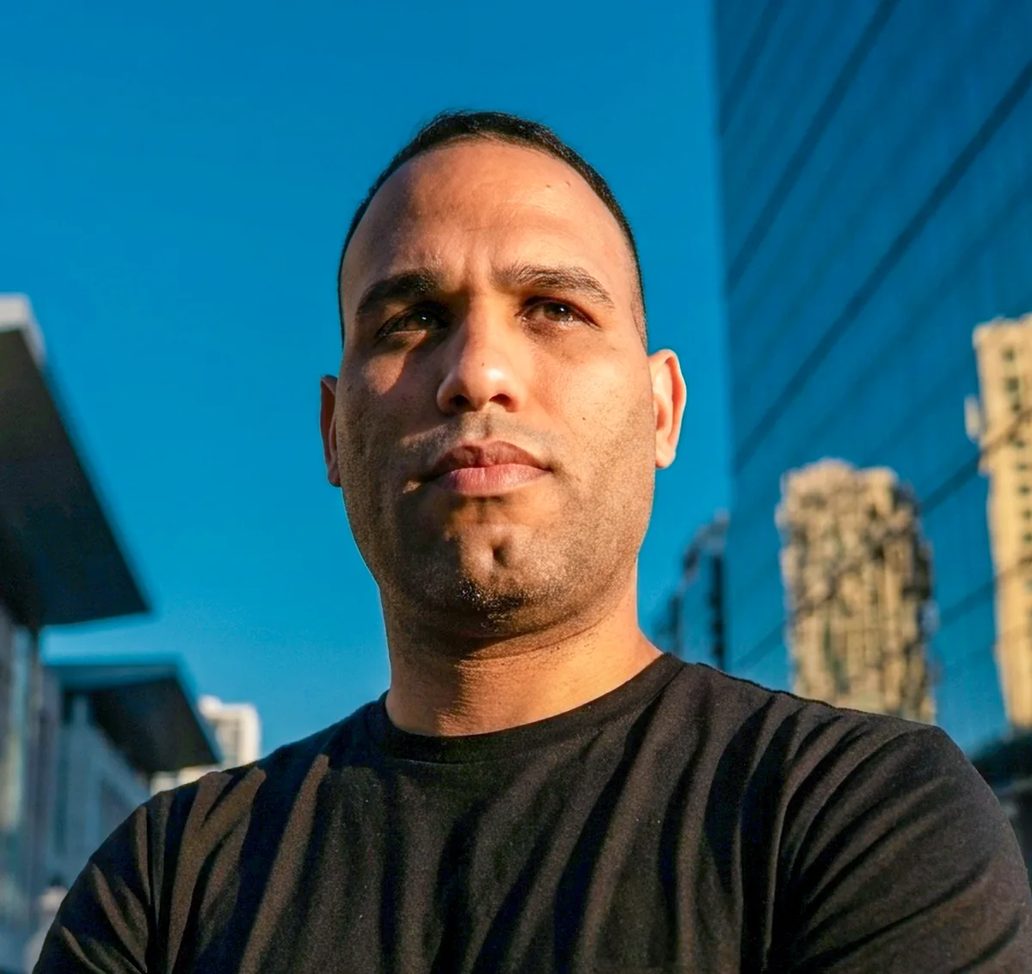 Somos de Miami y contestamos el teléfono